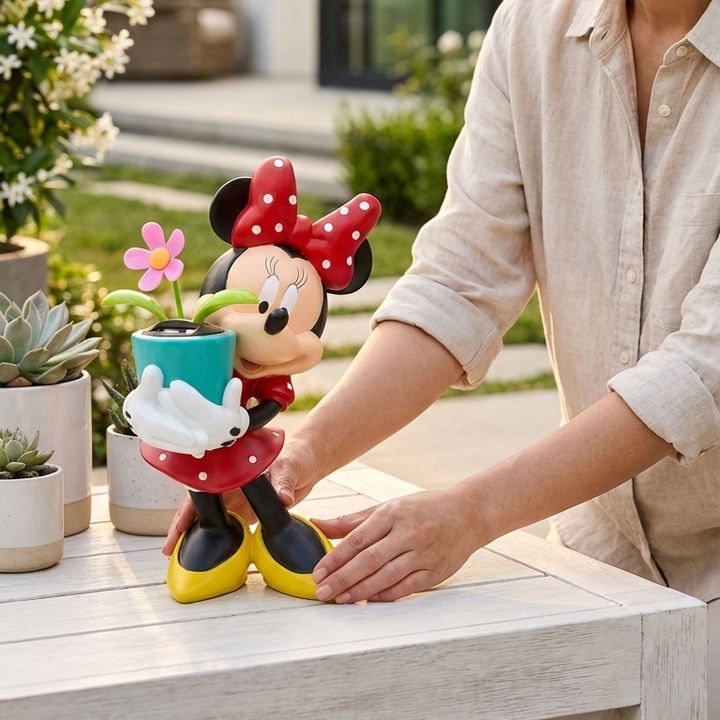 Minnie with Dancing Solar Flower